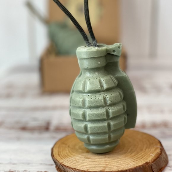 Grenade Soap on a rope /Paracord, handmade Gift, Gift for Him, Father, Christmas - Picture 3 of 15